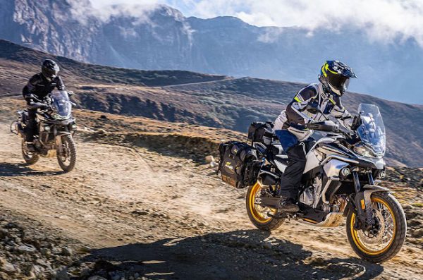 CFMOTO 800 MT Explore 2023 trang bi cong nghe tuong tu 790 Duke