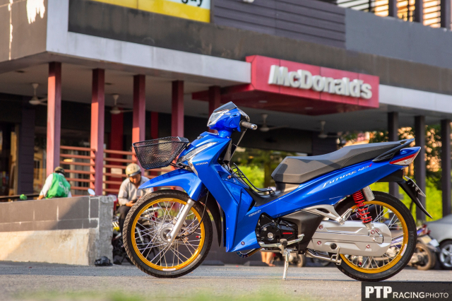 Future 125 do 3 gam mau nong dep xuat sac