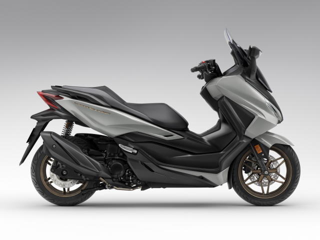 HONDA FORZA 350 2023 ra mat voi dien mao va mau sac moi