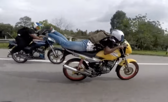 Truy tim Biker sieu nhan Singapore the hien tren duong pho Malaysia