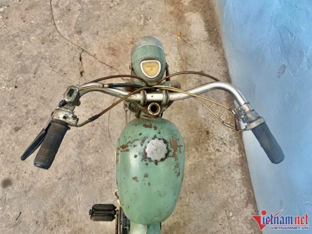 Xe may co ri set van co gia dat do ngang Honda SH - 5