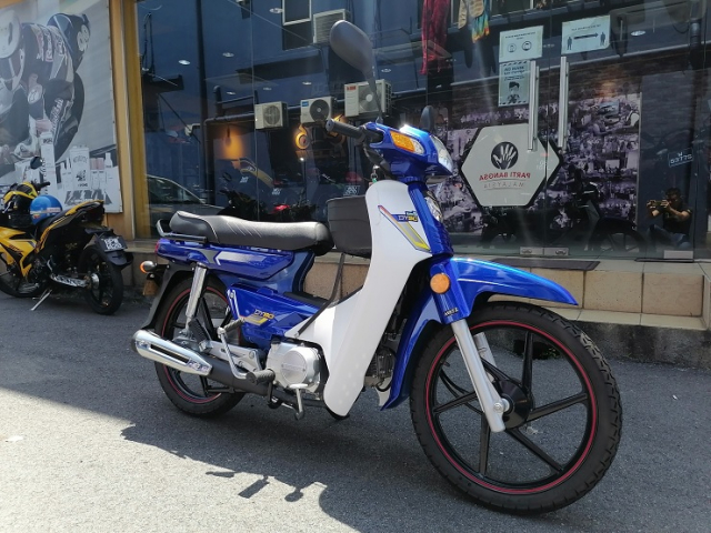 Aveta DY90 ban sao Honda Dream gia chi 11 trieu dong