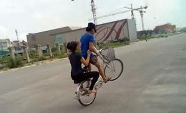 Su dung xe dap de tham giao giao thong CSGT van co the phat tien nhu thuong - 7