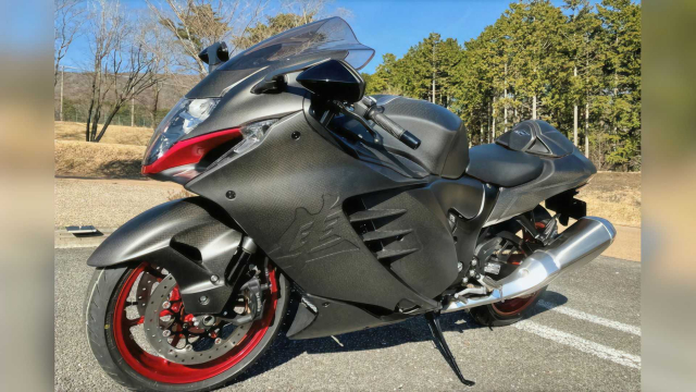 Suzuki Hayabusa dau tien duoc trang bi bo body kit carbon kho - 3 Suzuki Hayabusa dau tien duoc trang bi bo body kit carbon kho - 3