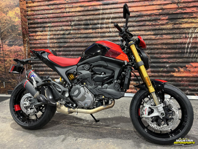 Ducati Monster SP 2023 cong suat 111 ma luc ra mat tai An Do - 3