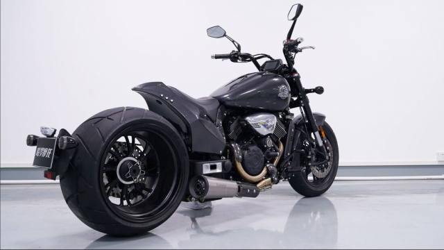 Chi tiet Wolverine XS 800 trinh lang mau Cruiser voi lop sau 360 va gap don