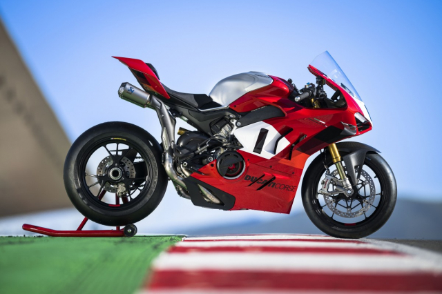 Ducati ra mat Panigale V4 R tai An Do voi gia gan 2 ty dong - 3