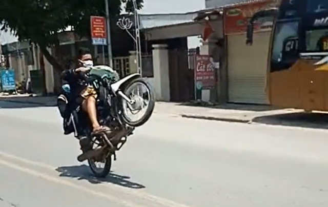 Khoi to 7 doi tuong thich boc dau xe may - 4
