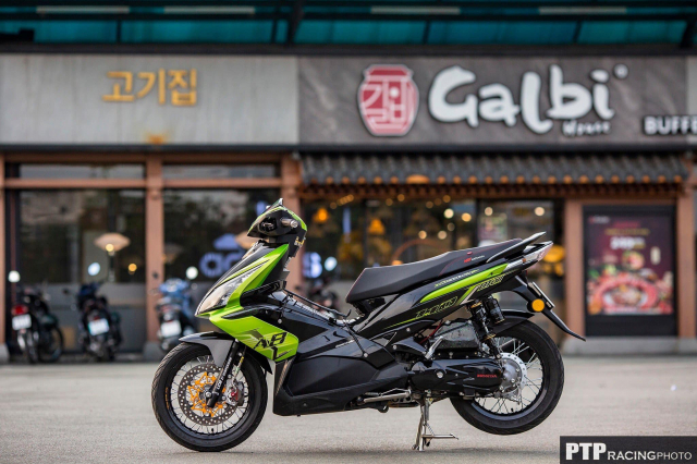 Air Blade 110 se nhu the nao khi do po va dan ao Click 125 - 4