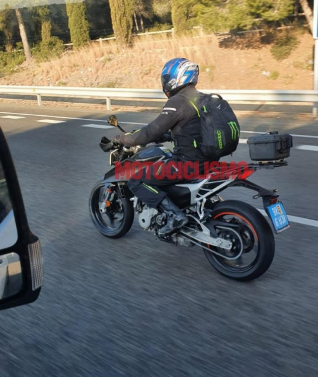 Bat gap KTM 390 Duke 2024 the he moi dang thu nghiem tren duong - 3