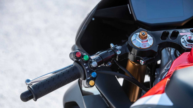 Chi tiet Phien Ban Gioi Han Aprilia RS660 Trofeo Ra Mat Tai My Trong Thang 4 Nam 2023 - 7