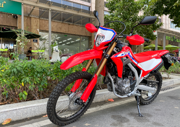Honda CRF300L 2023 dau tien ve tai VN kem gia ban