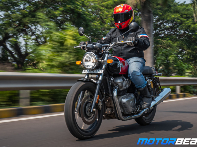 Triumph Speed 400 VS Royal Enfield Interceptor 650 tren ban can thong so - 6