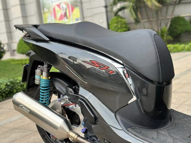 Tuong dai SH300i quay lai thoi huy hoang voi dan chan Upside down 3 dia - 16