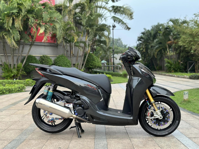 Tuong dai SH300i quay lai thoi huy hoang voi dan chan Upside down 3 dia - 27