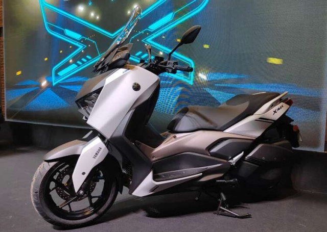 Yamaha XMax 250 2023 hien da co mat tai Dong Nam A voi gia tu 120 trieu dong - 3