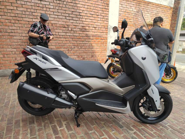 Yamaha XMax 250 2023 hien da co mat tai Dong Nam A voi gia tu 120 trieu dong - 7