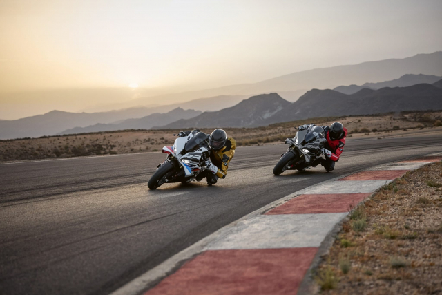 BMW S1000RR 2025 chuyen minh voi thiet ke bat doi xung da tro lai roi ne AE - 14