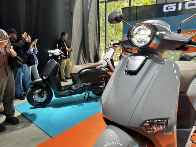 Bo sung them phoi mau moi HONDA GIORNO 2025 co tro nen bat mat voi AE khong