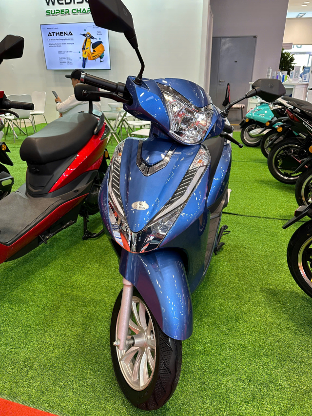Can canh xe dien Wedison Bee co ngoai hinh giong Honda LEAD tai VMS 2024