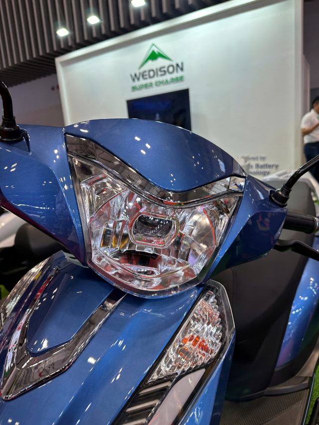 Can canh xe dien Wedison Bee co ngoai hinh giong Honda LEAD tai VMS 2024 - 4