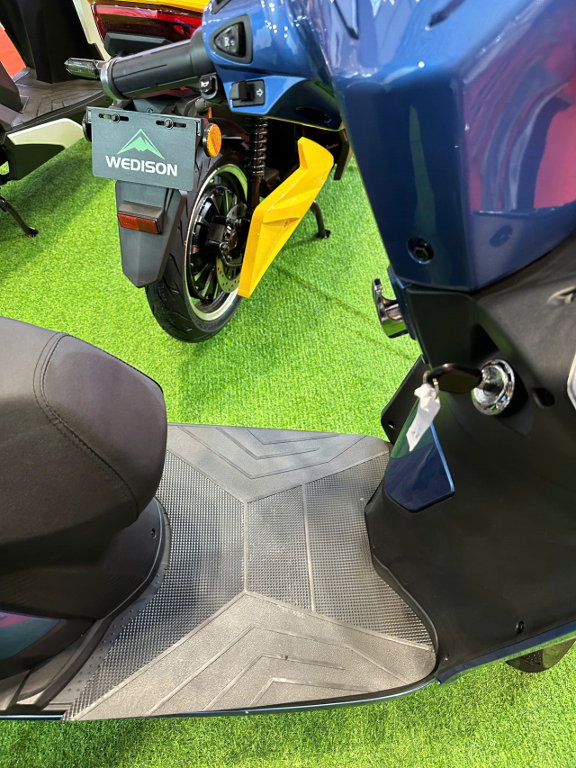 Can canh xe dien Wedison Bee co ngoai hinh giong Honda LEAD tai VMS 2024 - 10
