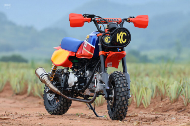 Honda Monkey do tao bao voi phong cach xe dua co dien lam toi xao xuyen