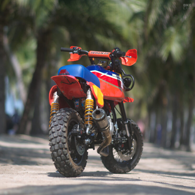 Honda Monkey do tao bao voi phong cach xe dua co dien lam toi xao xuyen - 9