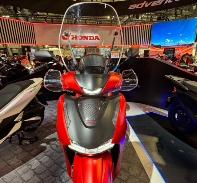 Cung toi soi Honda SH350i Y 2025 vua ra mat tai EICMA 2024 co gi khac biet so voi ban Viet Nam - 22