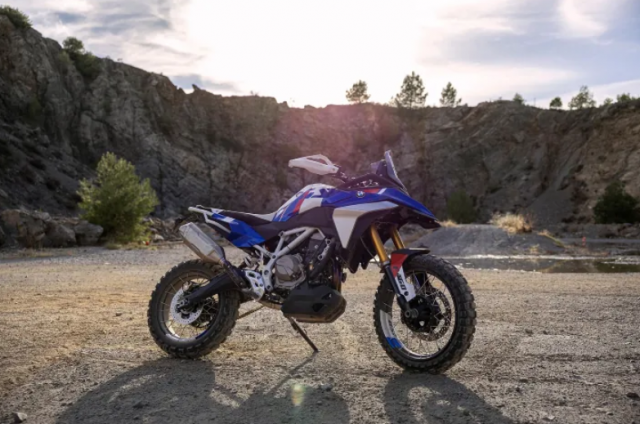 Hang xe Duc trinh lang Concept F450GS theo toi no la chiec xe thu nho cua R1300GS - 4