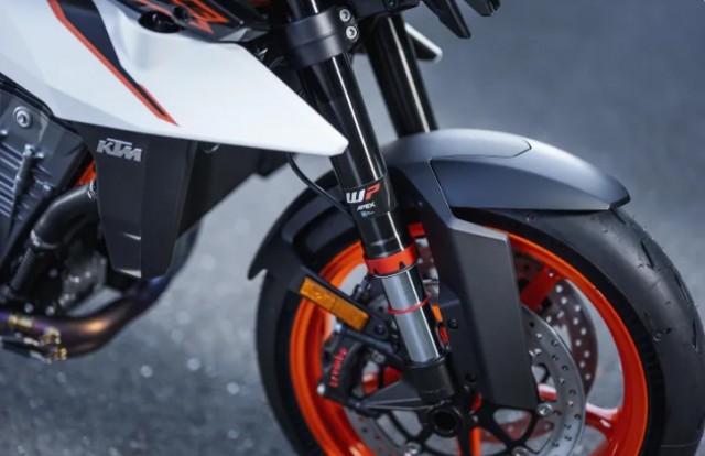 KTM 990 Duke R 2025 chinh thuc lo dien voi biet hieu Ke tan bao nhat trong tat ca - 10