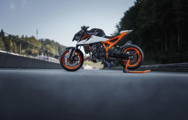 KTM 990 Duke R 2025 chinh thuc lo dien voi biet hieu Ke tan bao nhat trong tat ca - 19