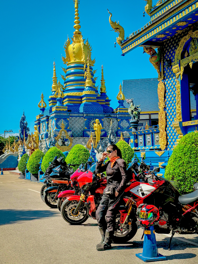 Nu biker Viet thuong xuyen chay xe may xuyen bien gioi de kham pha cac cung duong o Nam A - 9