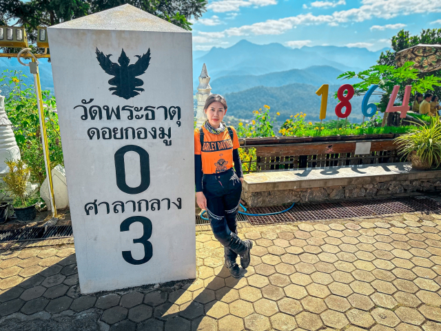 Nu biker Viet thuong xuyen chay xe may xuyen bien gioi de kham pha cac cung duong o Nam A - 12