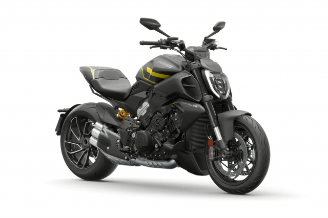 Chi Tiết Ducati Diavel V4 Black Roadster 2025 Không Phải Ai Muốn Cũng 