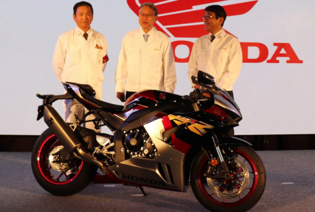 Honda CBR1000RRR Kumamoto Phien ban ky niem ma AE se khong bao gio co the so huu duoc - 6