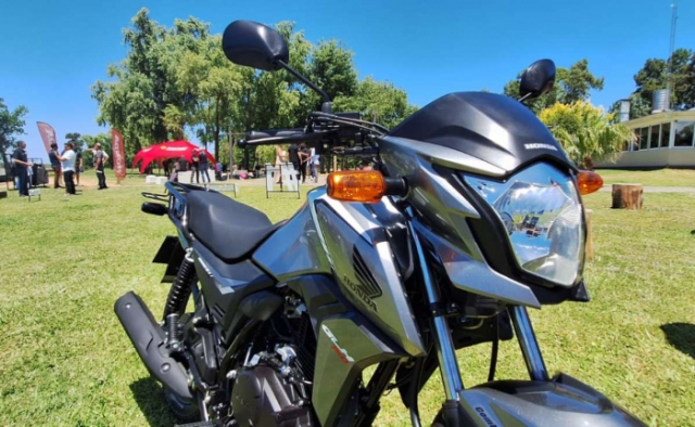 Honda chuan bi ra mat phien ban moi cho mau xe con tay 150cc ngay tai que huong cua Messi