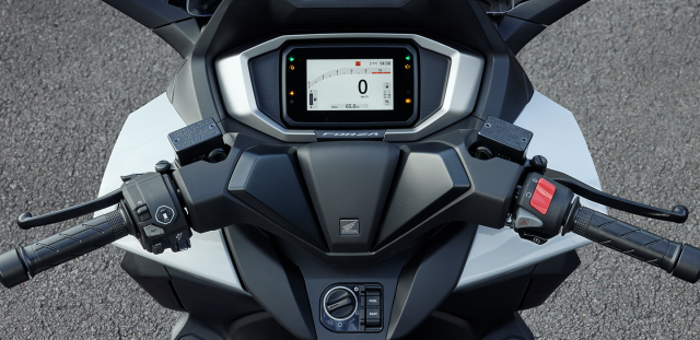 Honda Forza 250 2025 vua duoc ra mat ngay tai que nha voi nhieu nang cap ca chat va luong - 4