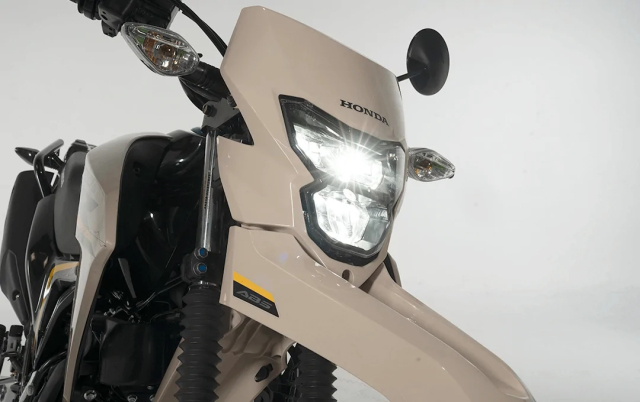 Honda vua ra mat the he 20 cho mau xe doi thu cua Yamaha WR155R hien dai hon voi phanh ABS - 4
