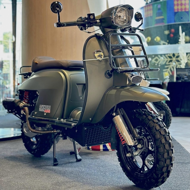 Xuat hien doi thu moi cua Honda SH160i Ngoai hinh co dien cuc dep co the chay moi loai dia hinh