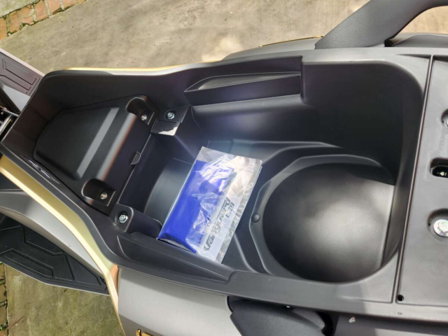 Chi tiet Aveta Vanguard 250 2025 ra mat ngon bo re hon ca Yamaha XMax 250 - 6