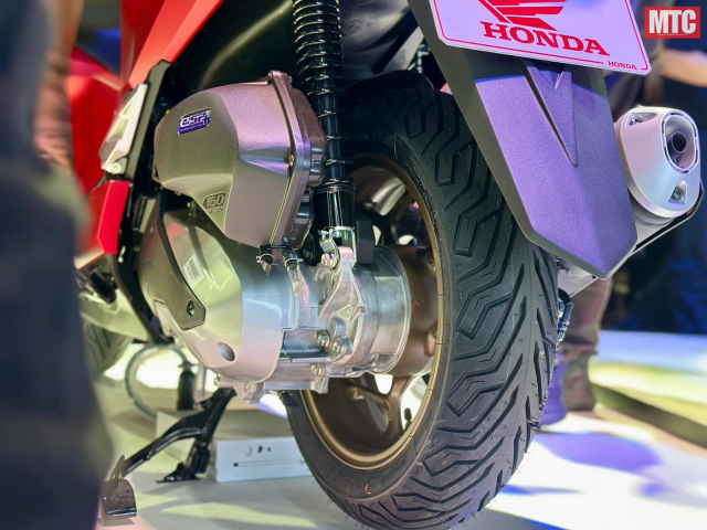 Honda PCX 160 2025 hoan toan moi ra mat tai Thai Lan co 3 phien ban voi gia ban tu 70 trieu dong - 12
