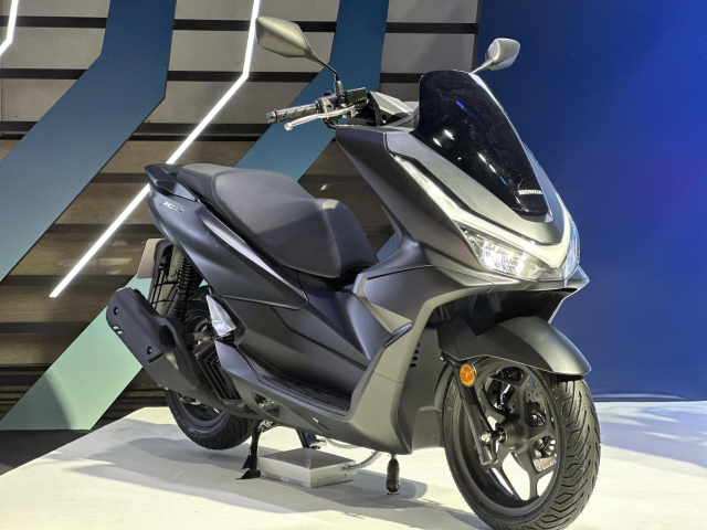 Honda PCX 160 2025 hoan toan moi ra mat tai Thai Lan co 3 phien ban voi gia ban tu 70 trieu dong - 15