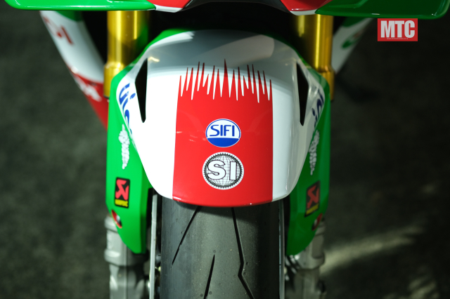 Honda CBR1000RRR do Phong Cach LCR Honda Team hoan hao giua hieu suat va tham my - 6