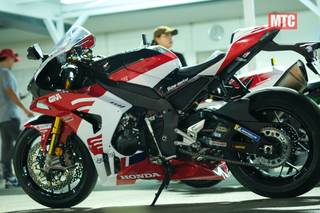 Honda CBR1000RRR do Phong Cach LCR Honda Team hoan hao giua hieu suat va tham my - 10