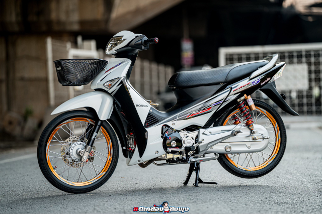 Honda Wave S125 nang cap dong co 4 vale cung dan do choi cuc ki chanh xa