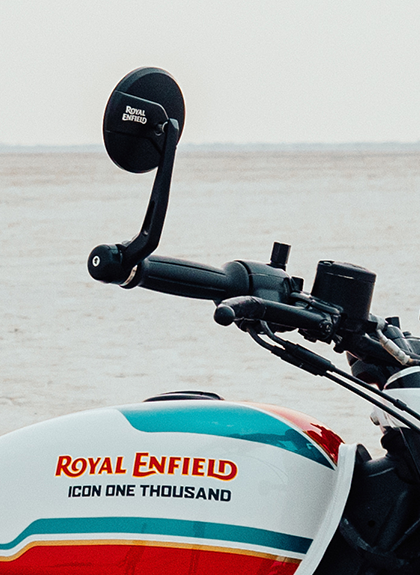 Royal Enfield Shotgun 650 Phien ban gioi han voi ngoai hinh chat nhu nuoc cat lo dien - 4