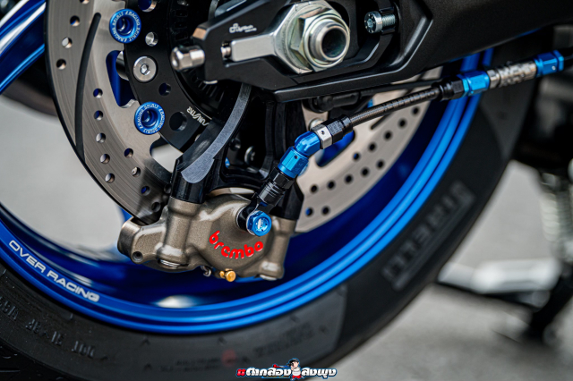 Cung soi chi tiet Chuyen co mat dat Yamaha Tmax 560 do cuc chat - 30