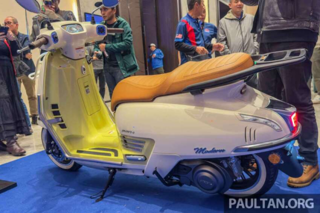 Doi thu cua Honda SH350i Vespa GTS300 xuat hien trang bi dong co DOHC gia ban chi 68 trieu VND - 4
