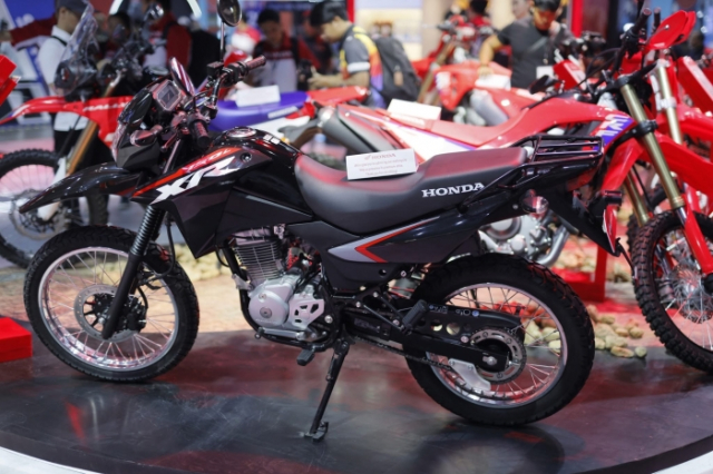 Honda ra mat doi thu xung tam voi Yamaha WR155 co gia chi gan 40 trieu dong - 6